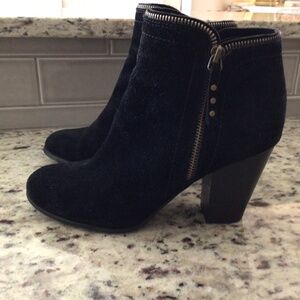 SUEDE ANKLE BOOT